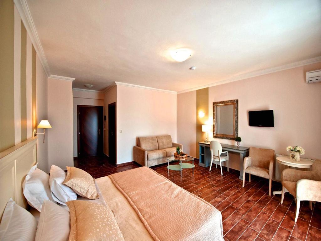 Enastron View Hotel Kastoria Exterior photo