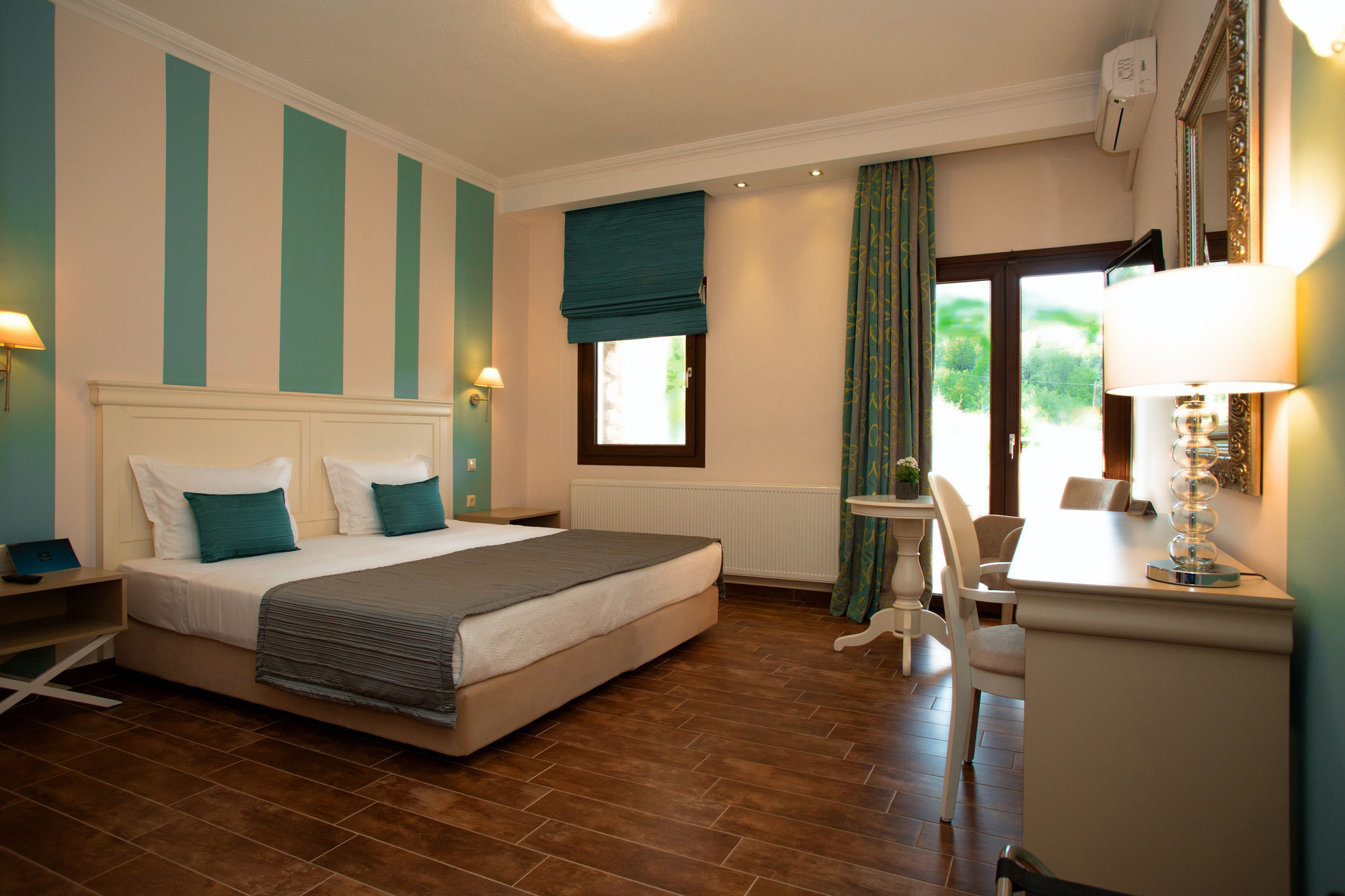 Enastron View Hotel Kastoria Exterior photo