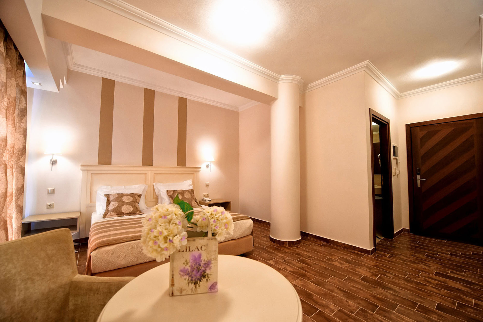 Enastron View Hotel Kastoria Exterior photo