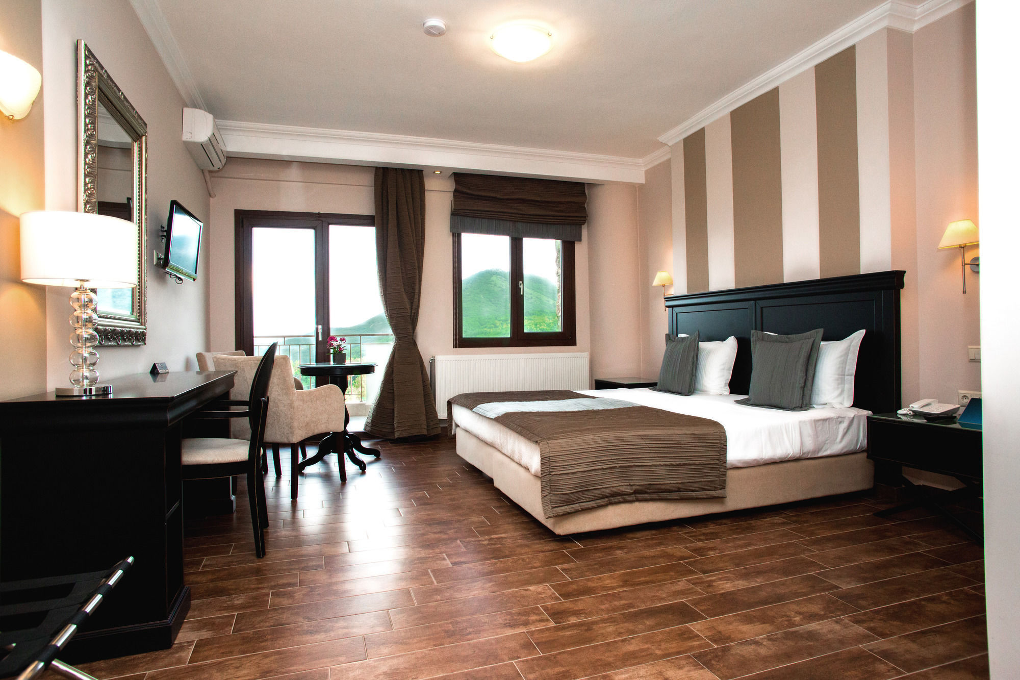 Enastron View Hotel Kastoria Exterior photo